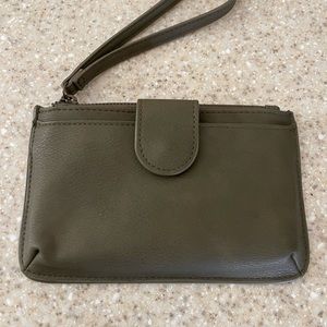 Universal threads wristlet